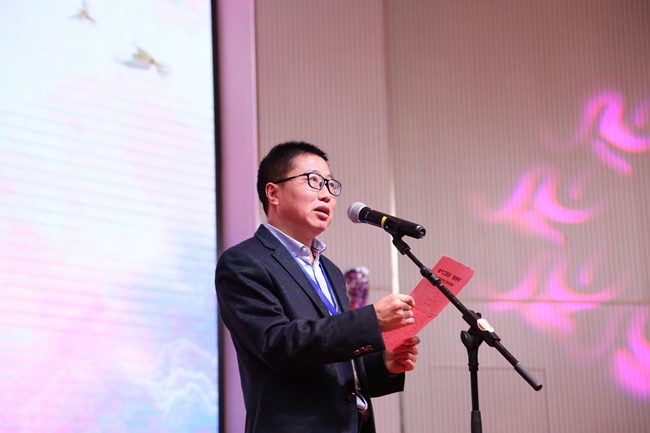 校党委委员、电气系杨志良主任为本次汇演致辞