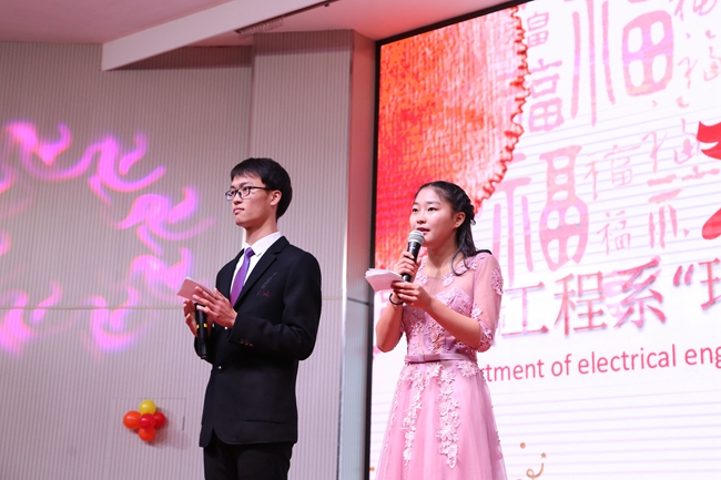 文艺汇演现场