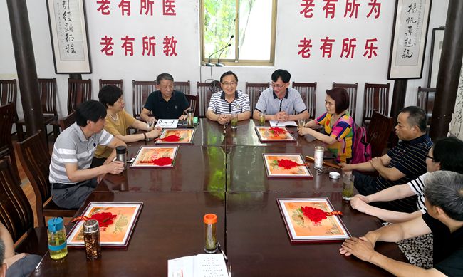 退休教职工欢送会现场