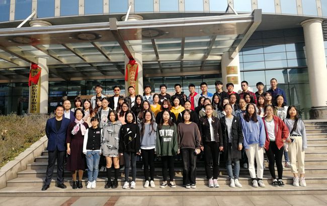 学徒班在波司登集体合影